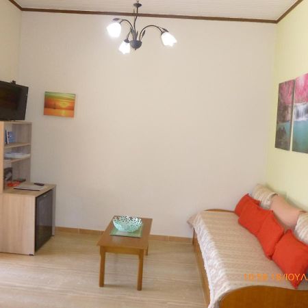 Bungalows Niki อาคาราวี ภายนอก รูปภาพ