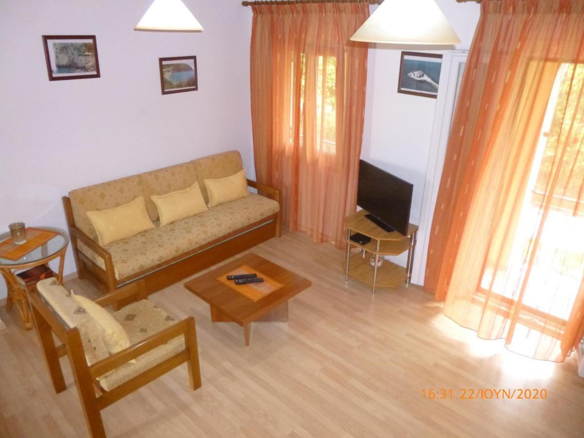 Bungalows Niki อาคาราวี ภายนอก รูปภาพ