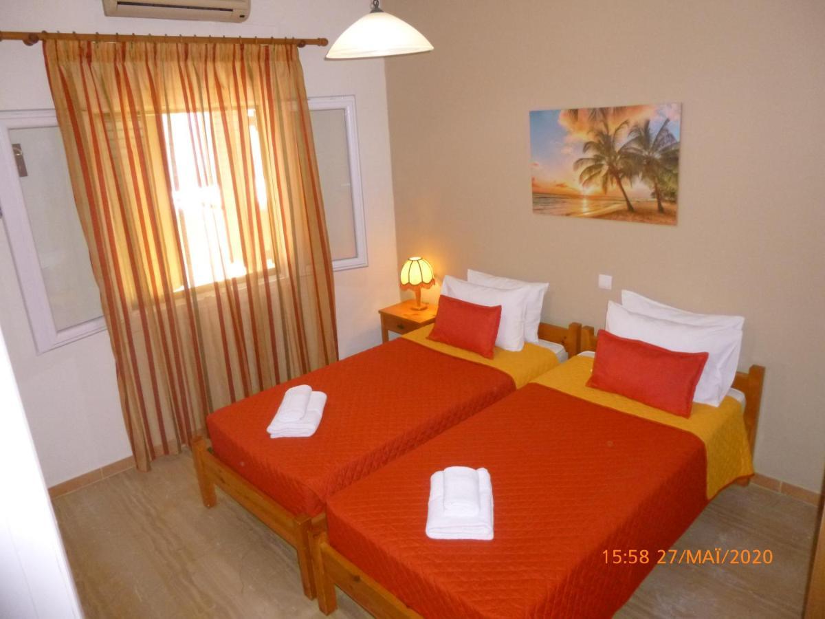 Bungalows Niki อาคาราวี ภายนอก รูปภาพ