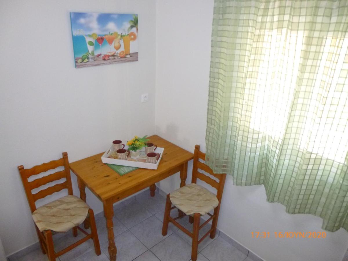 Bungalows Niki อาคาราวี ภายนอก รูปภาพ